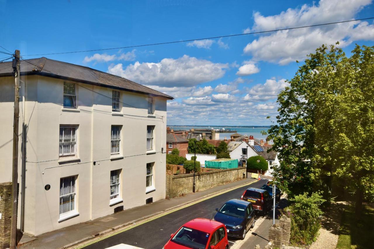 Anchor Down Cottage The Perfect Seaside Retreat Sleeps 4 Beach 2 Mins Ryde  Buitenkant foto